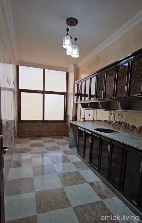 للبيع طابق تاني  4 غرف حرات 