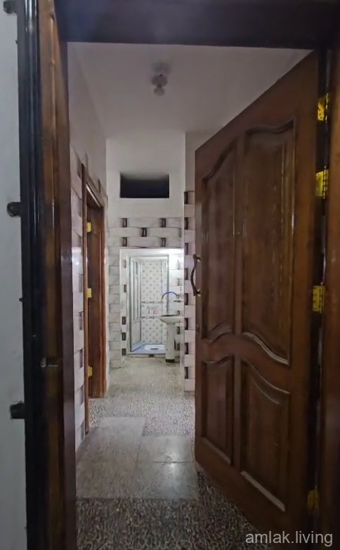  للبيع شقة عند دوار الكورة ثلاث غرف 
