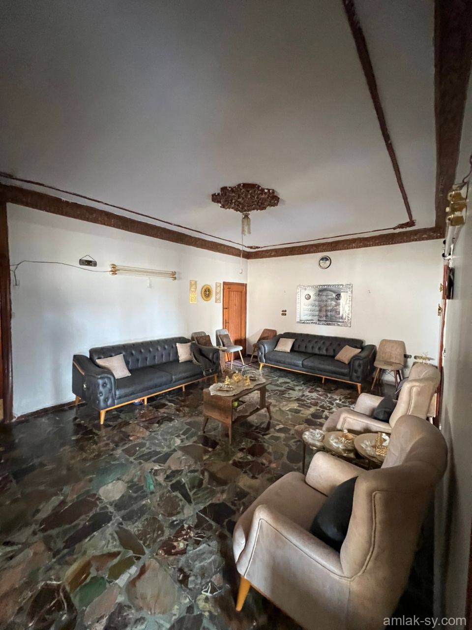 شقة 185م في حارة العامود للبيع