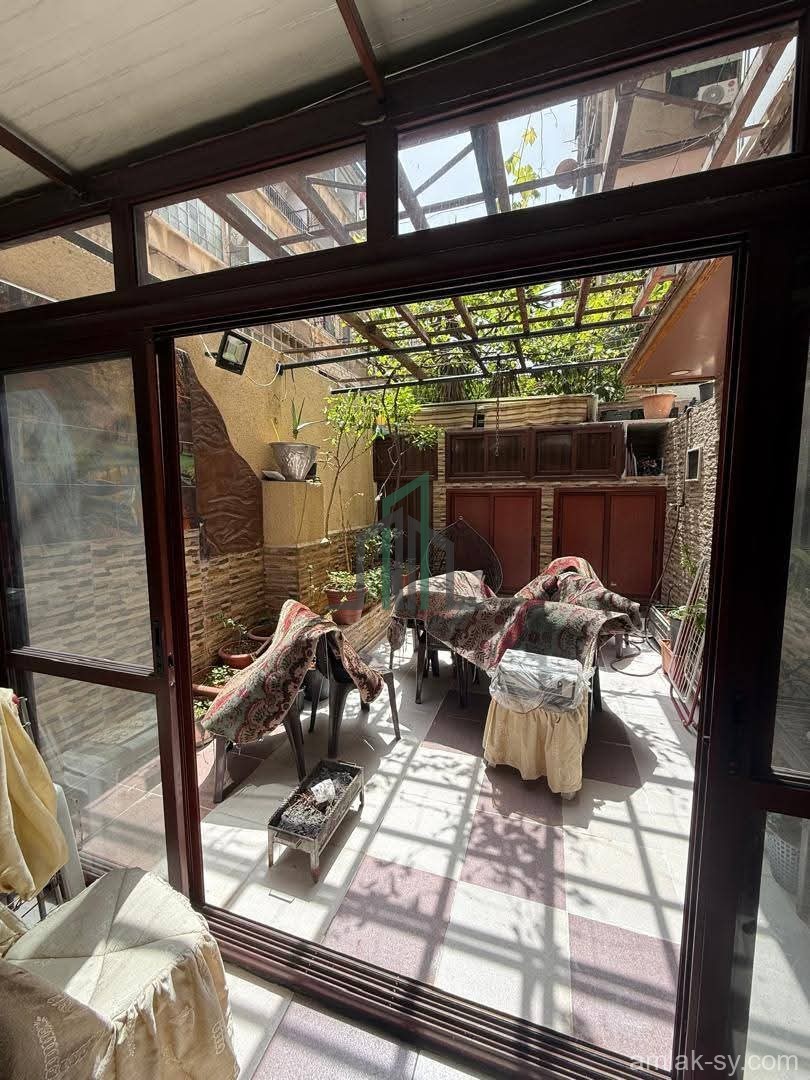 شقة للبيع 160 م قبلية عالشارع العام بركن الدين