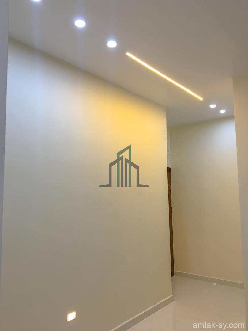 شقة للبيع 65 م غربية شمالية في أشرفية صحنايا نزلة كيربي