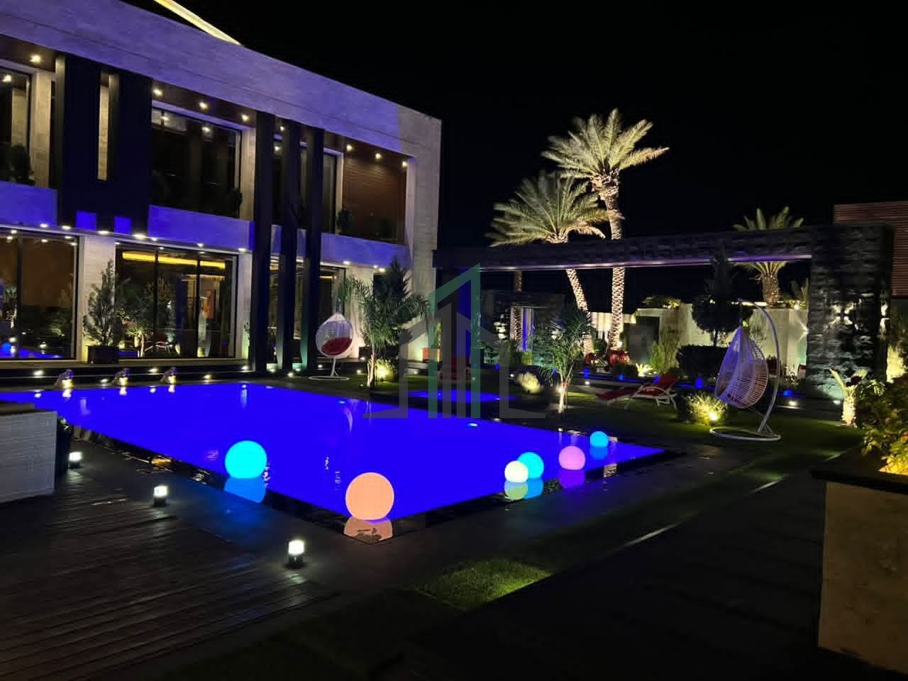 فيلا للبيع 1000 م مع ارض مساحة 3.2 دونم- ريف دمشق-يعفور-شارع السفراء