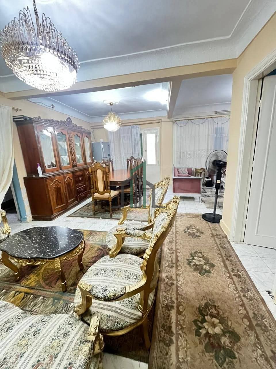 شقة للبيع 250 م - دمشق- أبو رمانة قرب مدرسة ساطع الحصري