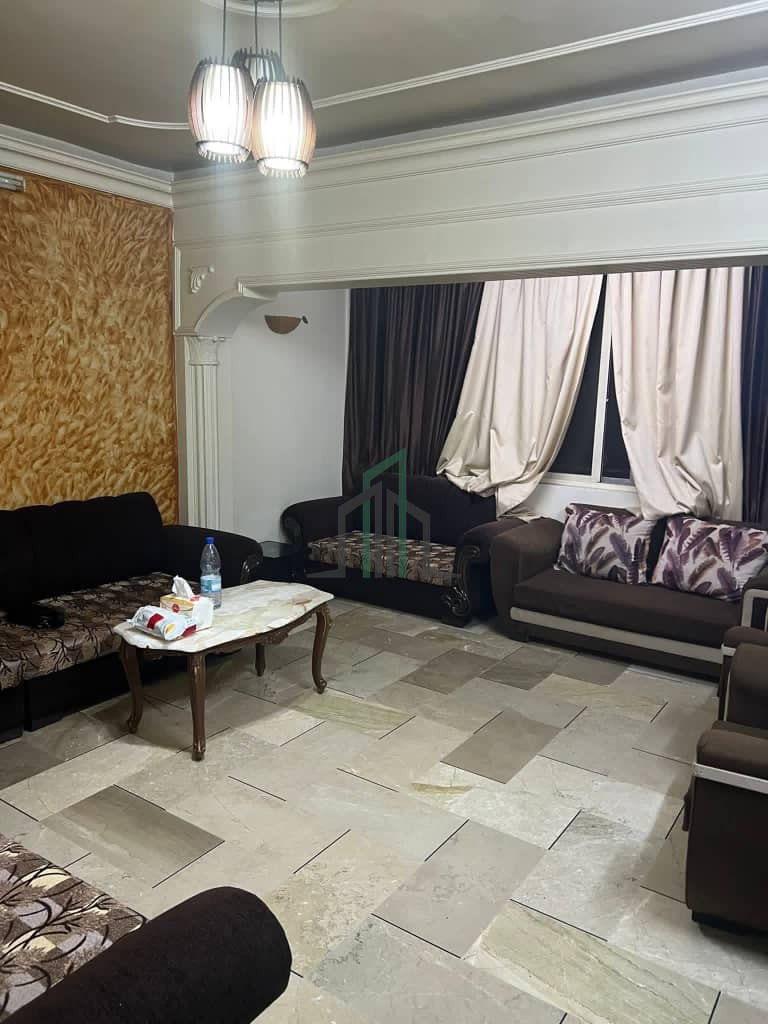 شقة للأجار 90 م - المزة شارع المدارس قرب مطعم السماح