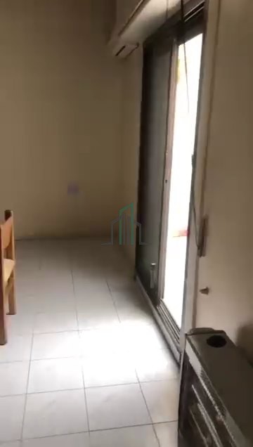 شقة للإيجار نصف فرش- دمشق- الشعلان قرب وزارة الصحة