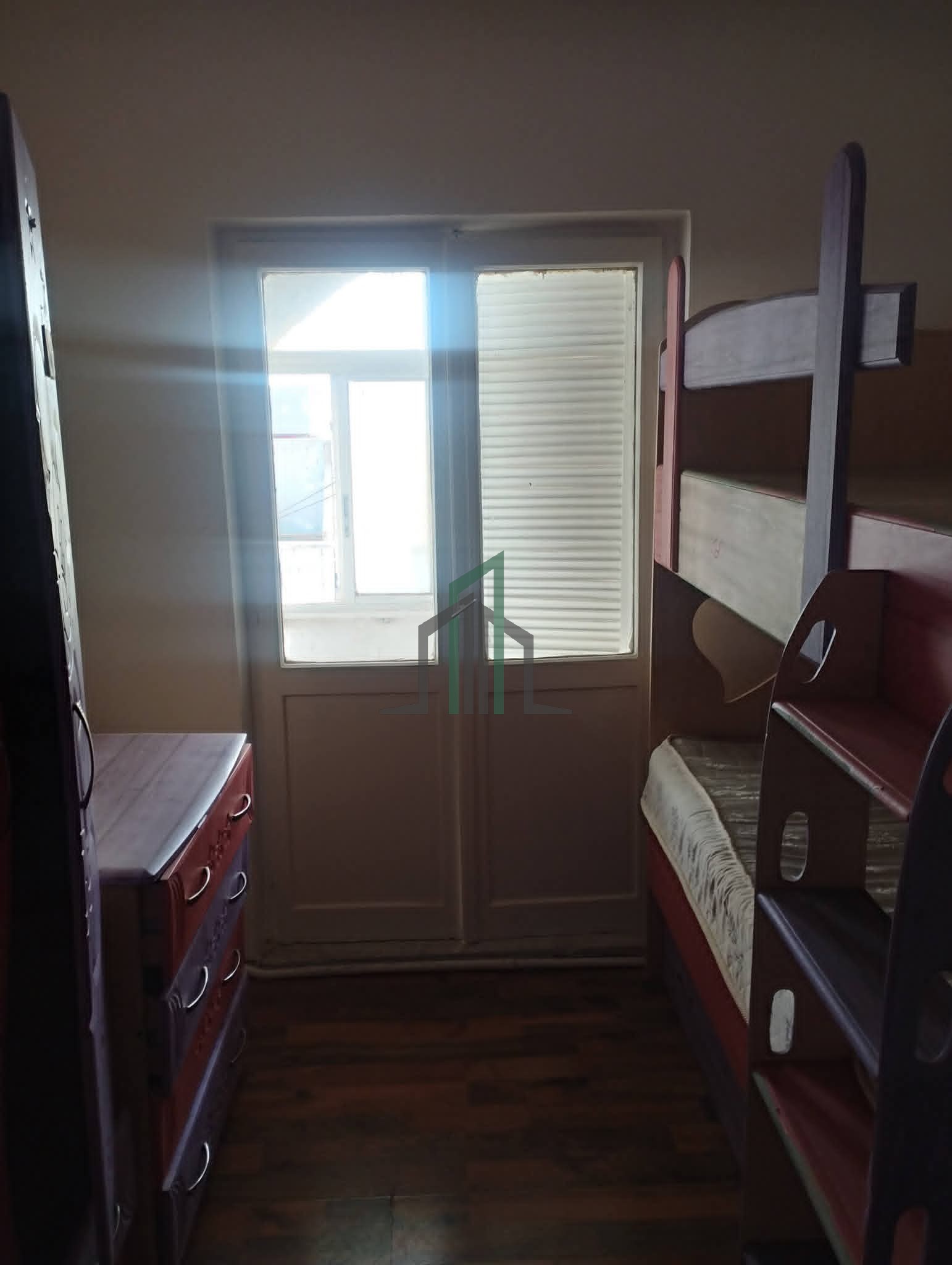 شقة للبيع 100 م - جنوبية شمالية -  دمشق* مساكن برزة قرب جامع القزاز